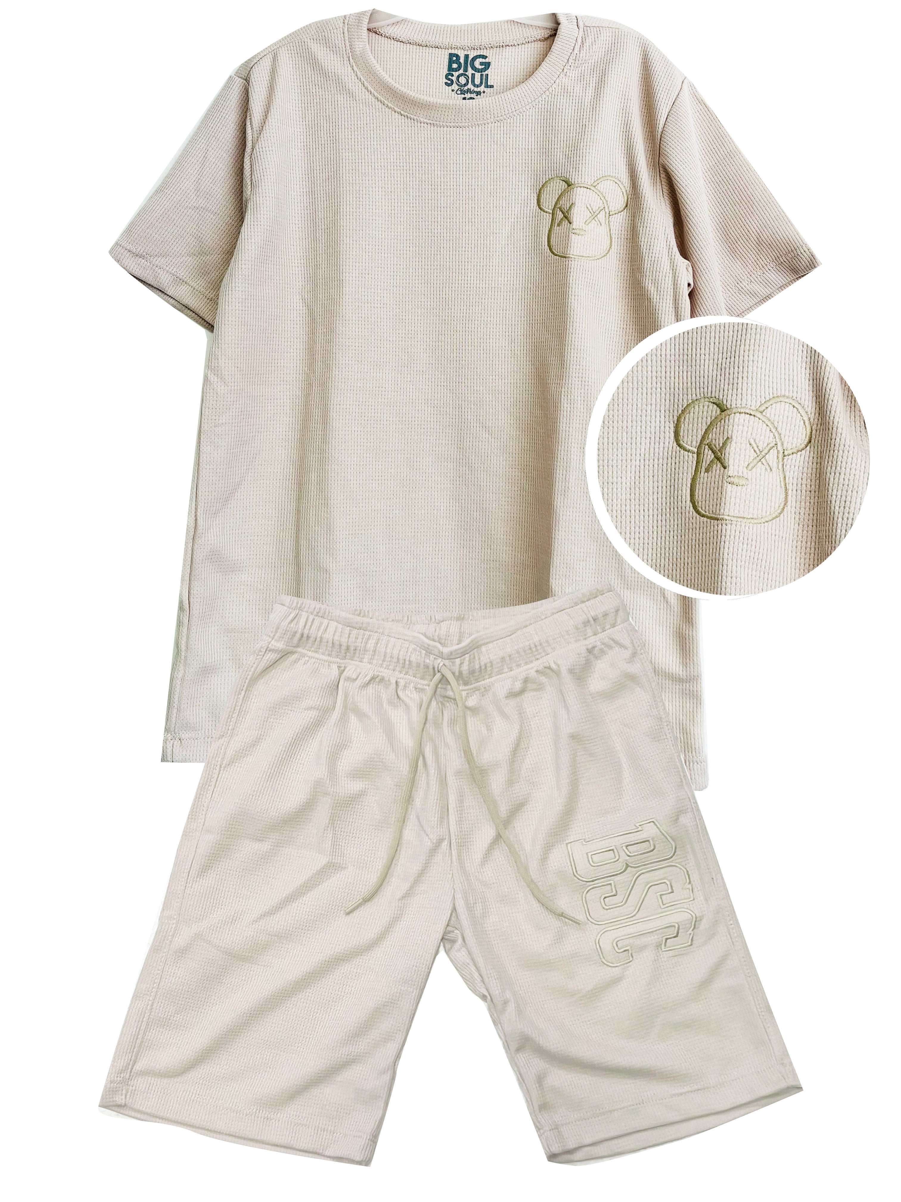 C1647 CONJUNTO CAMISETA OVER SIZE UNICOLOR TELA TEXTURA/ BERMUDA KAKY