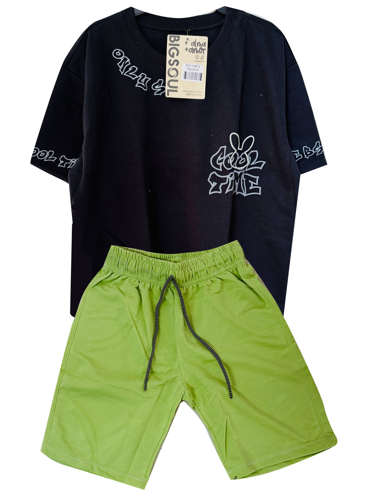 C2072 CONJUNTO CAMISETA  OVER SIZE NEGRO/ BERMUDA VERDE MANZANA
