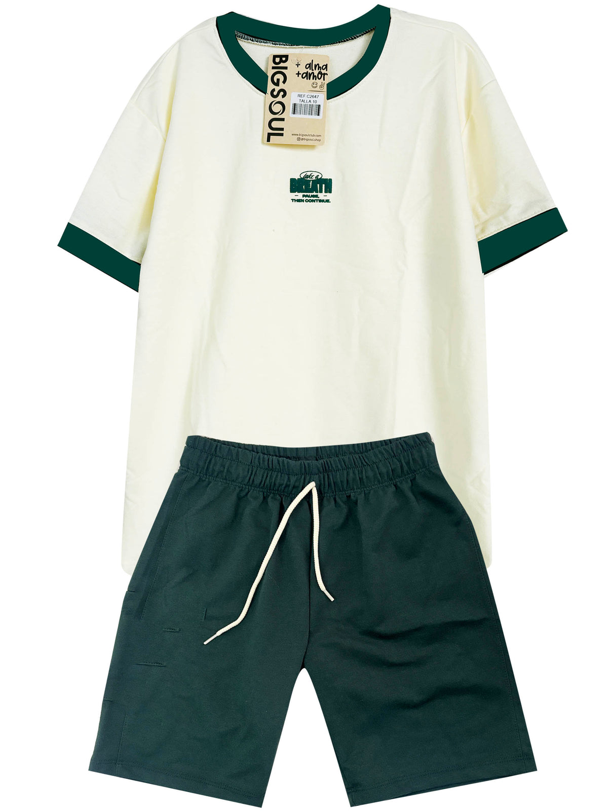 C2647 CONJUNTO  CAMISETA  OVER SIZE MARFIL / BERMUDA VERDE BOTELLA